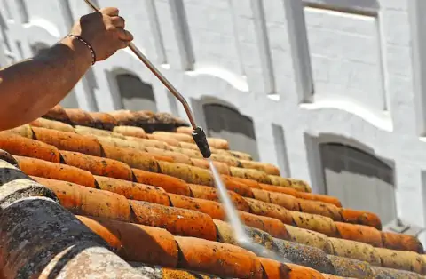 Nettoyage de toitures - Nîmes
